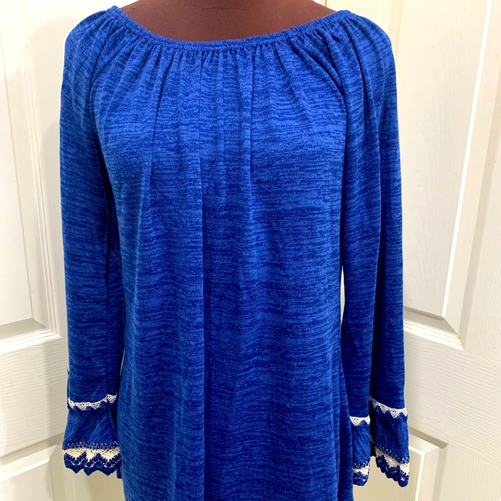 Womens blue tunic NWOT